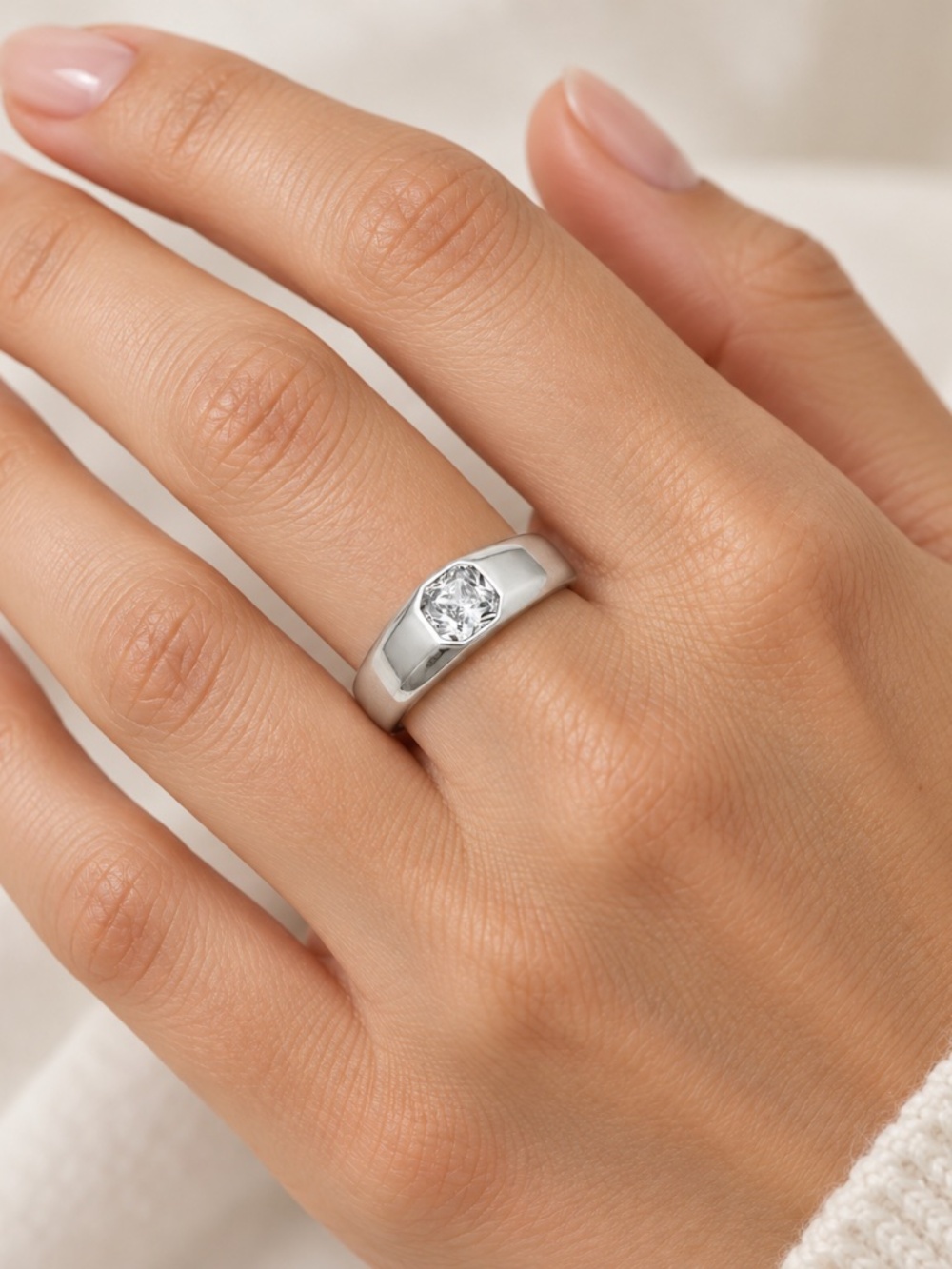 925 Sterling Silver Clear CZ Solitaire Band Ring